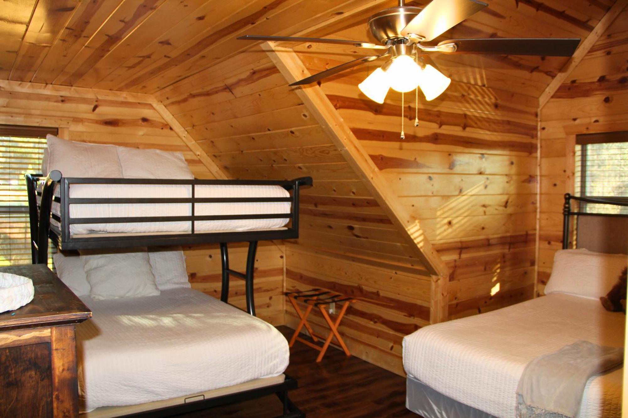 4Br/3Bth Family Cabin With A Hot Tub, Sleeps 14 Broken Bow Eksteriør bilde